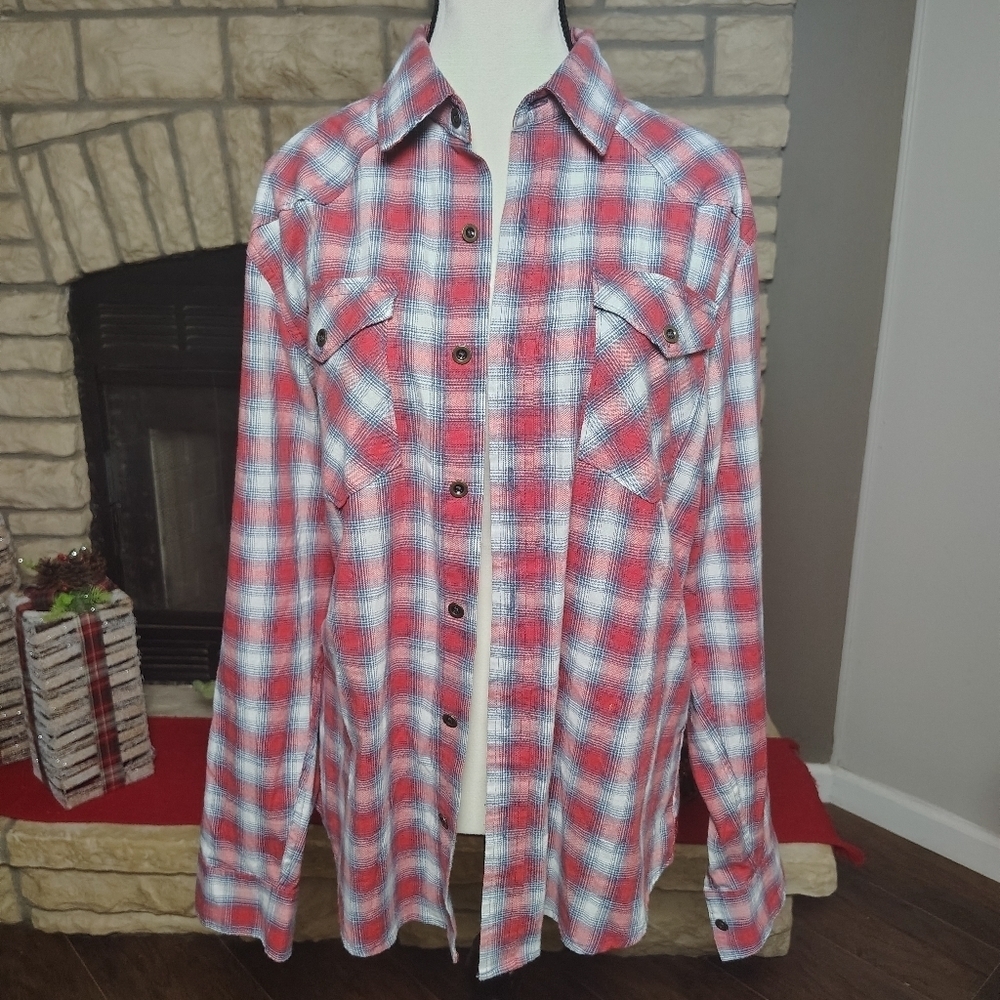 Wrangler Red and White Plaid Button Down Shirt Mens Medium